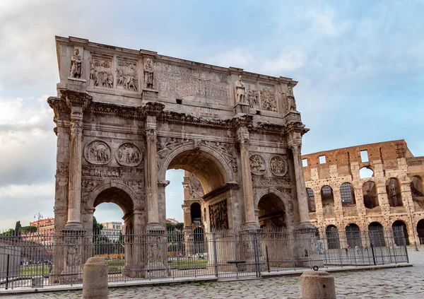 Триумфальная Арка Константина Колизеем Заднем Плане Рим Италия — стоковое фото