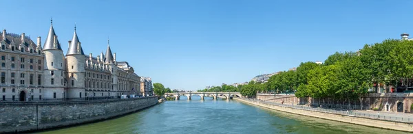 Πανοραμική Θέα Του Ποταμού Σηκουάνα Παλάτι Conciergerie Και Pont Neuf — Φωτογραφία Αρχείου