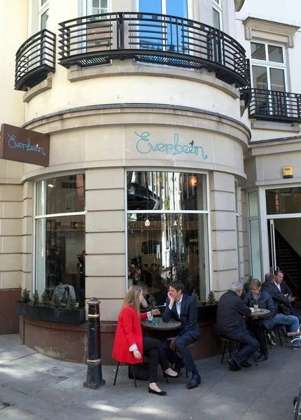 Koffie winkel in Londen — Stockfoto