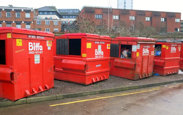Papeleras de recogida de residuos de Biffa — Foto de Stock