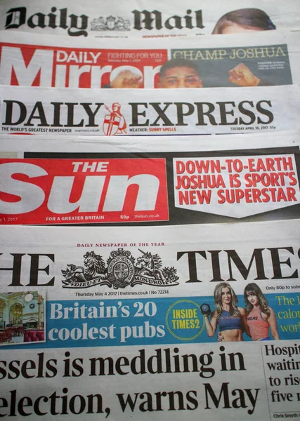 British Daily Newspapers — Stock Photo, Image