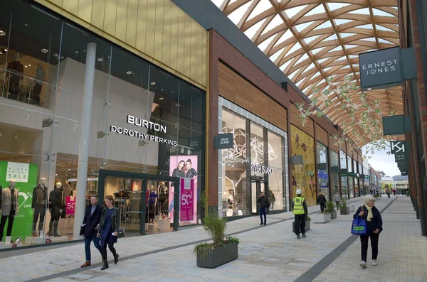 Moderno centro commerciale a Bracknell, Inghilterra — Foto Stock