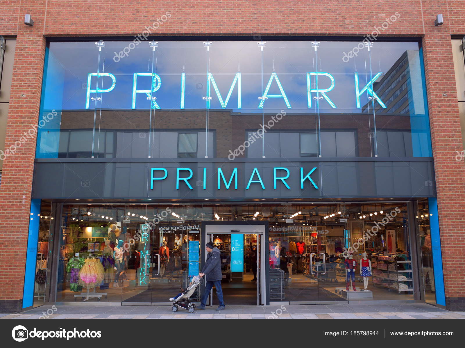 fotos de stock, imágenes de Primark sin royalties | Depositphotos