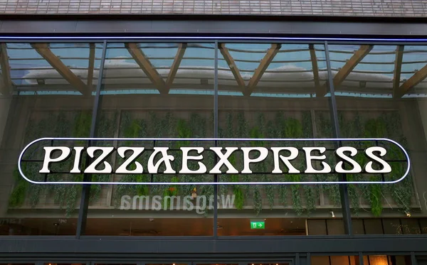 Bracknell Αγγλία Μαρτίου 2018 Pizza Express Σημάδι Πάνω Από Την — Φωτογραφία Αρχείου