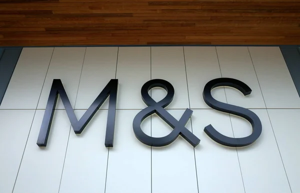 Bracknell Inglaterra Março 2018 Logotipo Acima Entrada Loja Marks Spencer — Fotografia de Stock