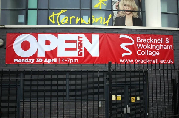 Bracknell Engeland April 2018 Banner Voor Een Gebeurtenis Openen Bracknell — Stockfoto