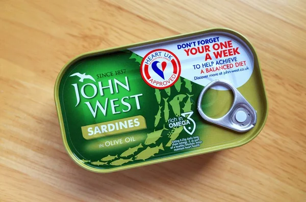 Bracknell Inghilterra Febbraio 2020 Una Scatola Sardine Marchiate John West — Foto Stock