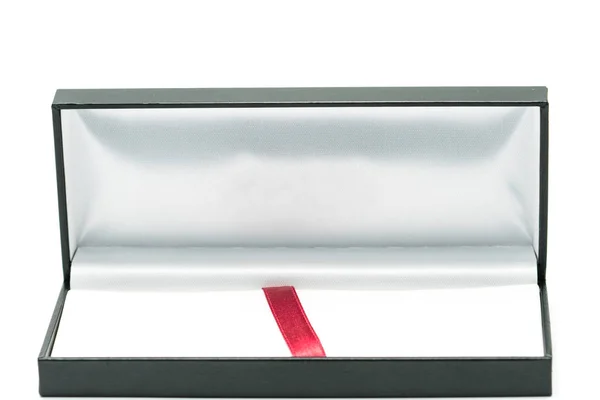 Caja de lápiz de lujo con cinta de tela roja en el centro de la caja aislada sobre fondo blanco — Foto de Stock
