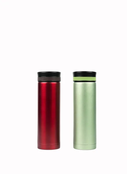 Botella termo roja y verde aislada sobre fondo blanco con espacio de copia — Foto de Stock