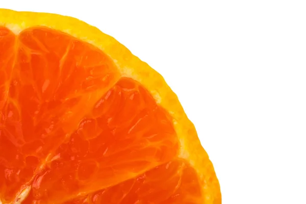 Un quart de tranche d'orange juteuse fraîche isolée sur fond blanc avec espace de copie pour le texte. Concept naturel d'antioxydant de vitamine C . — Photo