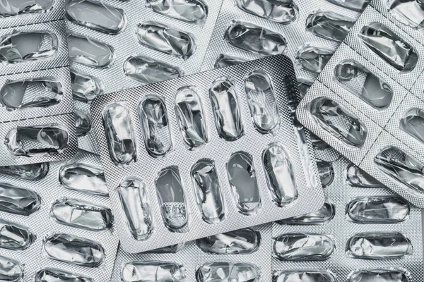 Mucchio di blister usati vuoti confezione di pillole — Foto Stock