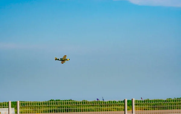 RAYONG, THAILAND-NOVEMBER 18, 2017 : Justin Phillipson's plane no.79 "No Strings Attached" aircraft model Shoestring in Air Race 1 World Cup Thailand 2017 at U-Tapao Naval Air Base in Thailand — Stock Photo, Image