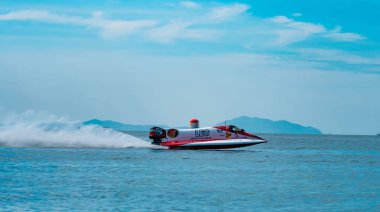 Chonburi, Tayland-26 Kasım 2017: F1 tekneye Bangsaen güç tekne 2017 Bangsaen Beach Tayland