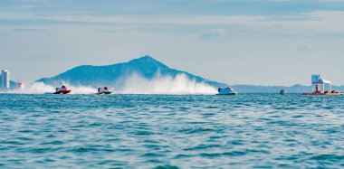 Chonburi, Tayland-26 Kasım 2017: F1 tekneye Bangsaen güç tekne 2017 Bangsaen Beach Tayland