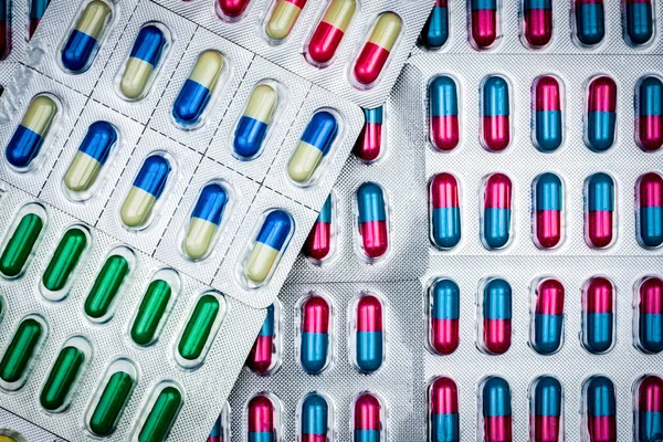 Üstten Görünüm Blister Paketlerine Renkli Tablet Kapsül Hap Küresel Sağlık — Stok fotoğraf