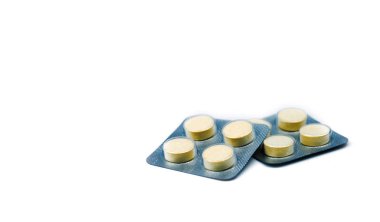 Anthelmintic blister paketleri kopya alanı beyaz zemin üzerine hap tablet. Dört dizi tablet hap: niclosamide ve fenolftalein tedavi tenya için. Çiğnenebilir tablet hap. 