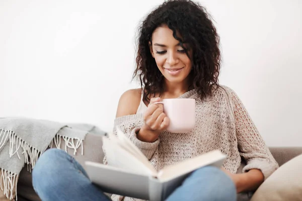 Close Photo Beautiful Lady Dark Curly Hair Sitting Sofa Reading — Stock Photo, Image