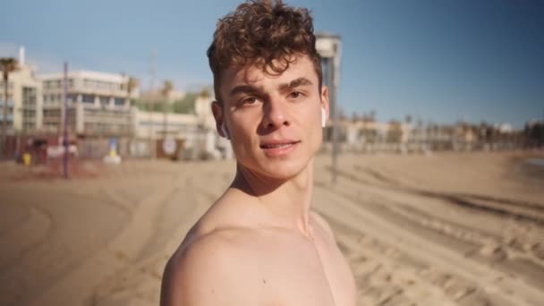 Conceptual Shot Young Muscular Man Running Doing Somersault Side Flip — Stock Video