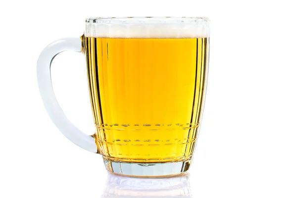 Frosty glas licht bier set geïsoleerd op een witte achtergrond — Stockfoto