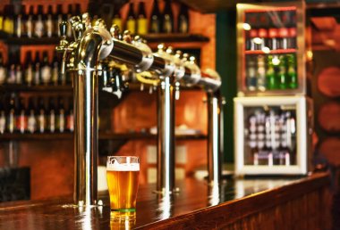 bir bardak bira Bar geleneksel tarzı pub