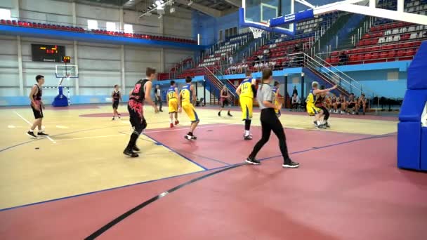Basketbol oyun Turnuvası Alexey Shved Belgorod Rusya 11.10.2017 — Stok video