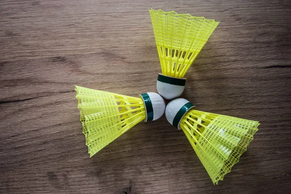Sarı topları ile Badminton Raket — Stok fotoğraf