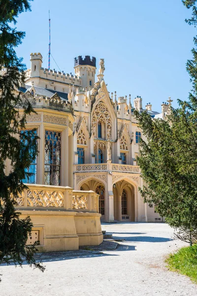 Lednice Tjeckien Lednice Chateau Med Vackra Trädgårdar Och Parker Solig — Stockfoto