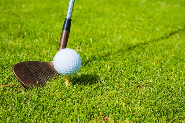 Golfball Ang Club Auf Dem Golfplatz Green Grass Natürliches Fairway — Stockfoto