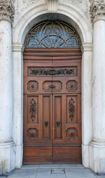 Wooden door pillars — Stock Photo, Image