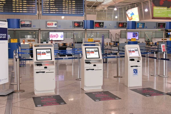 Check-in self-service nei chioschi — Foto Stock