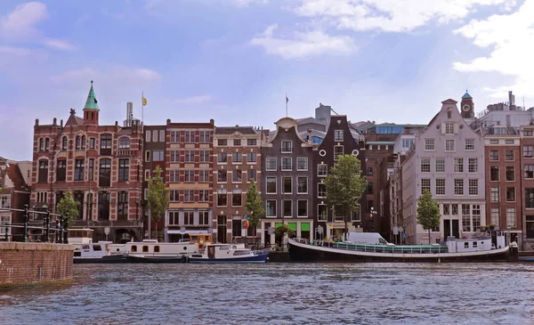Amsterdamse grachtenarchitectuur — Stockfoto
