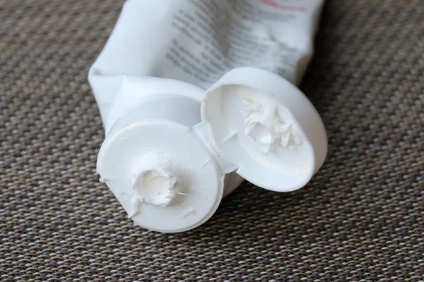 Open lid toothpaste — Stock Photo, Image