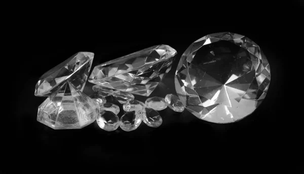 Gran Pila Diamantes Brillantes Lujo Sobre Fondo Negro — Foto de Stock