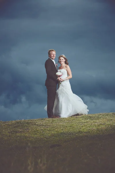 Happy Couple Just Married — Stock Photo, Image