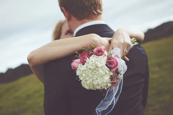 Casal feliz acabou de se casar Imagem De Stock