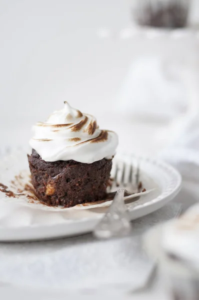 Bolo de Merengue de Chocolate — Fotografia de Stock