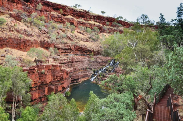 Red mountains in karjini national park — Stock Photo, Image