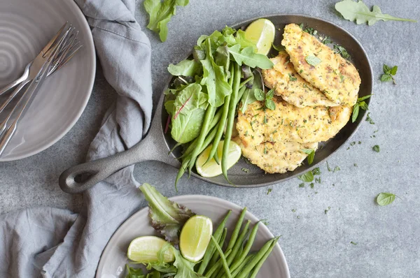 Leckeres Hühnersnitzel — Stockfoto