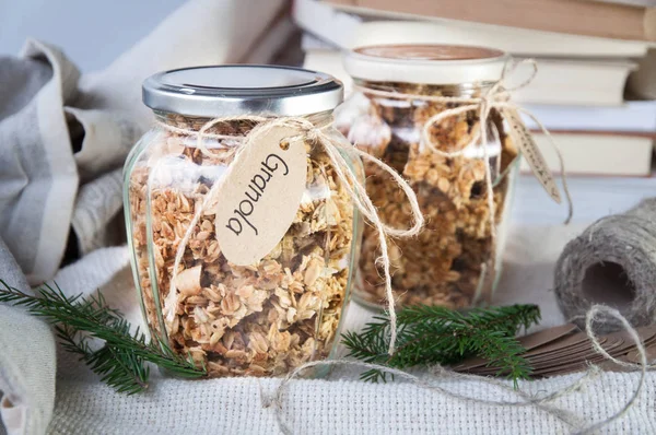 granola ile Cam Kavanoz