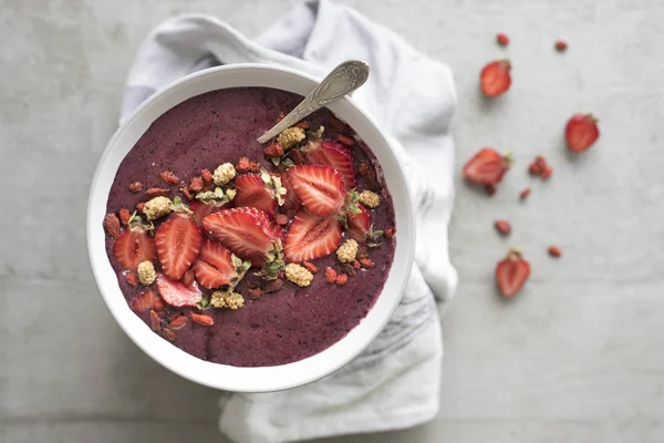 Sağlıklı kahvaltı Acai kase — Stok fotoğraf