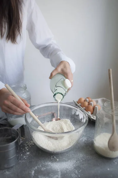 Baking Paleo Crepes — Stock Photo, Image