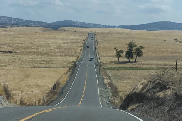 Asfalt yol çöl — Stok fotoğraf