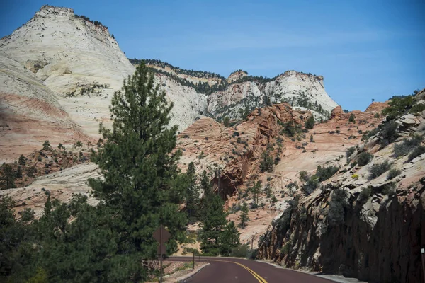 Majestic rocky mountains — Stock Photo, Image