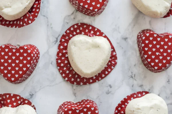 Vegan Paleo corações de chocolate branco — Fotografia de Stock