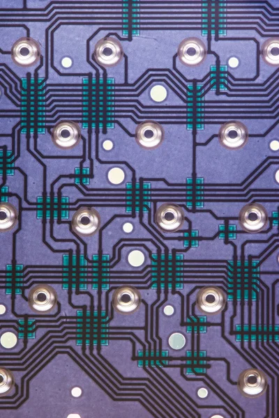Pohled dovnitř počítače klávesnice elektronického obvodu — Stock fotografie