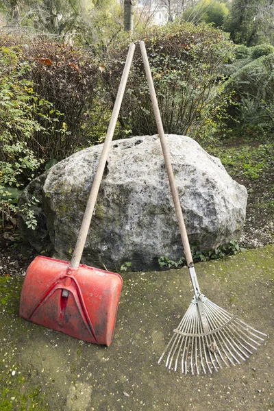 Shovel and rake tools — Stock Photo, Image