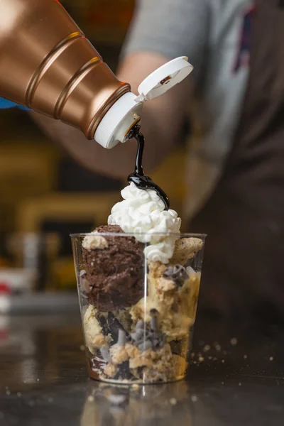 Итальянское мороженое ручной работы — стоковое фото