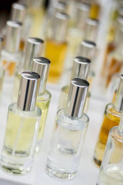 Parfüm test ve spreyler