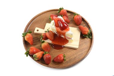 Reçel çilek Çilek pasta beyaz arka plan üzerinde tarih ile tepesinde.