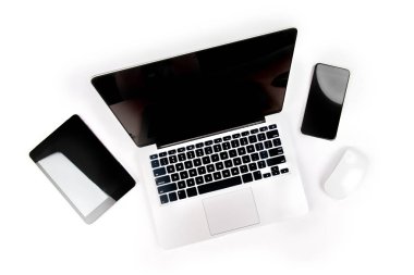 Ofis masaları ile dizüstü bilgisayar, dijital tablet, smartphone, p